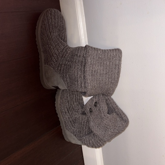 UGG Winter Classic Cardy Winter Boot Gray Size 5 - Picture 3 of 9